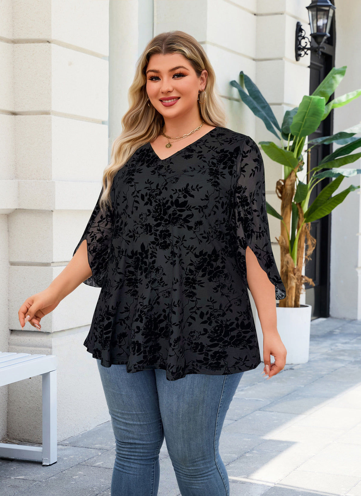 Plus Size Black Floral V-Neck Top S4