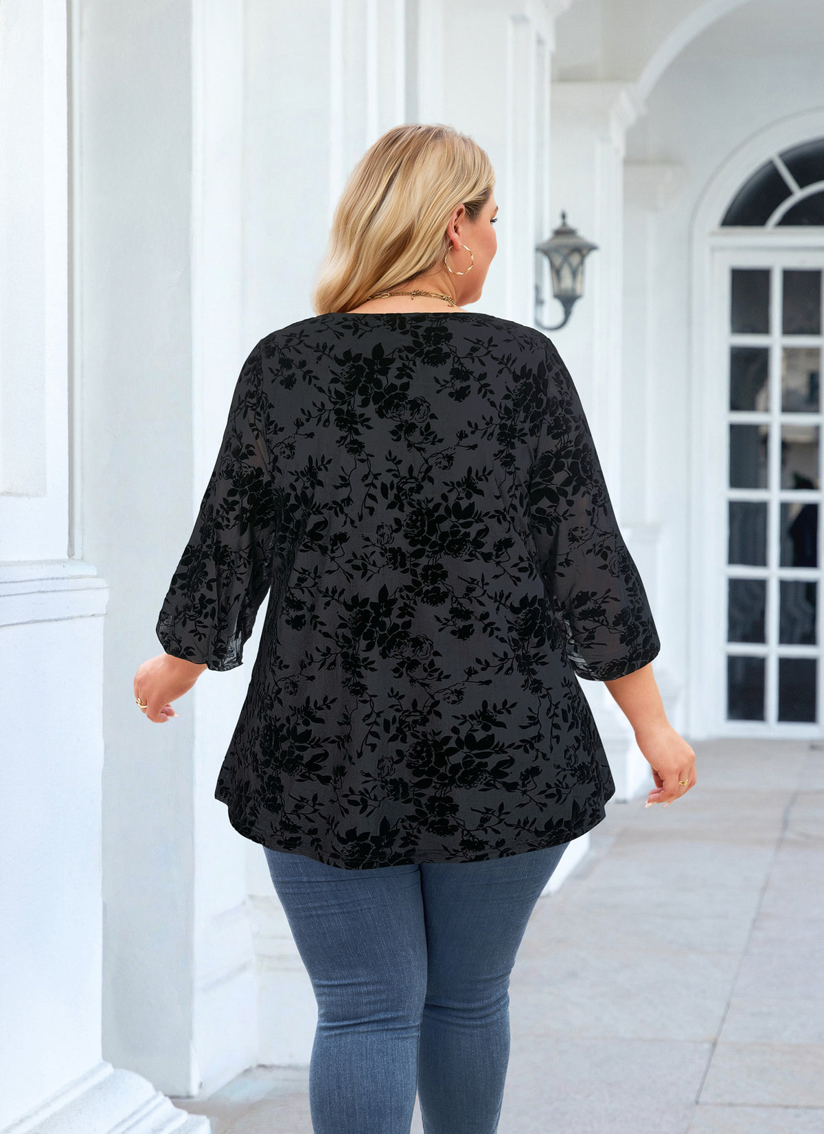 Plus Size Black Floral V-Neck Top S4