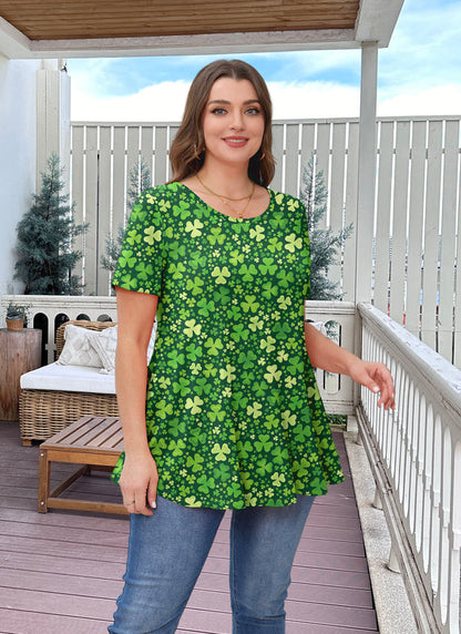 Green Shamrock Clover Print Tunic Top – Women's Plus Size Short Sleeve Swing Blouse to Wear with Leggings (S–7XL) b20