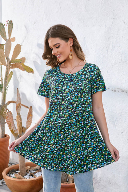 Dark Green Ditsy Floral Print Tunic Top – Women's Plus Size Short Sleeve Swing Blouse to Wear with Leggings (S–7XL) B8